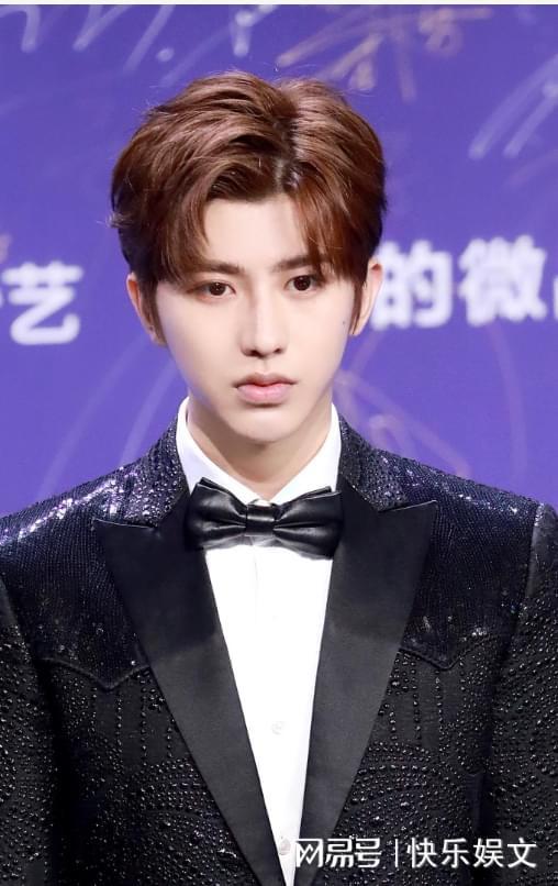 蔡徐坤章子怡吃瓜视频在线观看,娱乐圈新瓜王诞生？