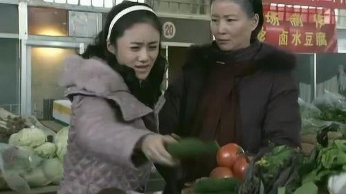 威海吃瓜老太太视频曝光,一幕引发网友热议的社区瞬间